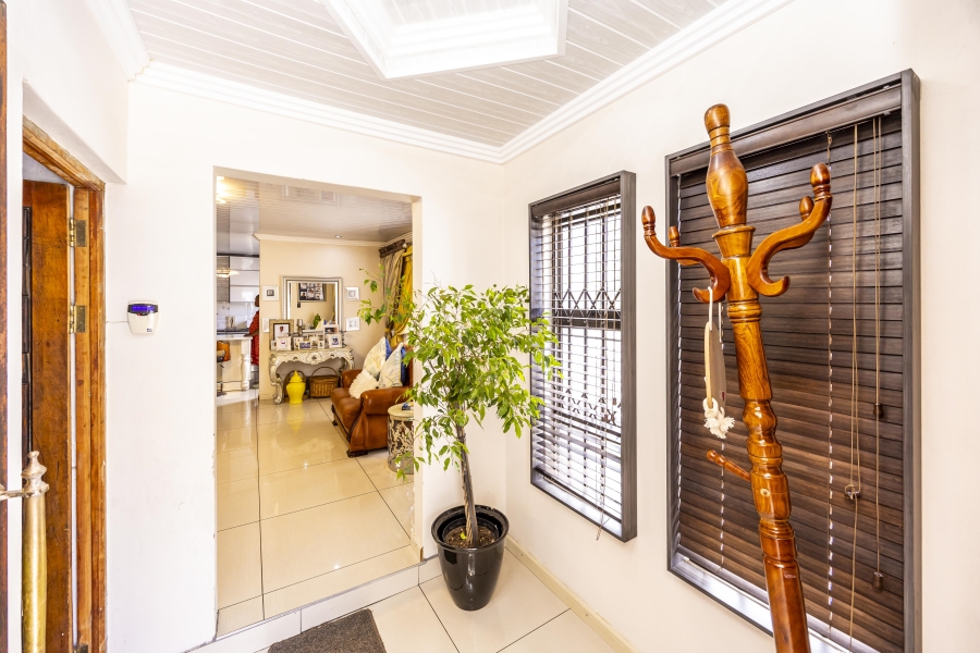 5 Bedroom Property for Sale in Beacon Bay North Eastern Cape